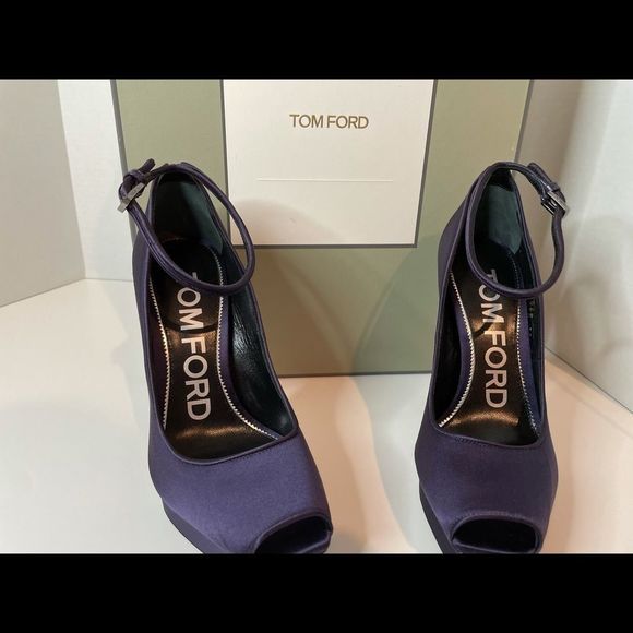 Tom Ford Purple Satin Open Toe heels (Retail $1490) - Picture 4 of 8
